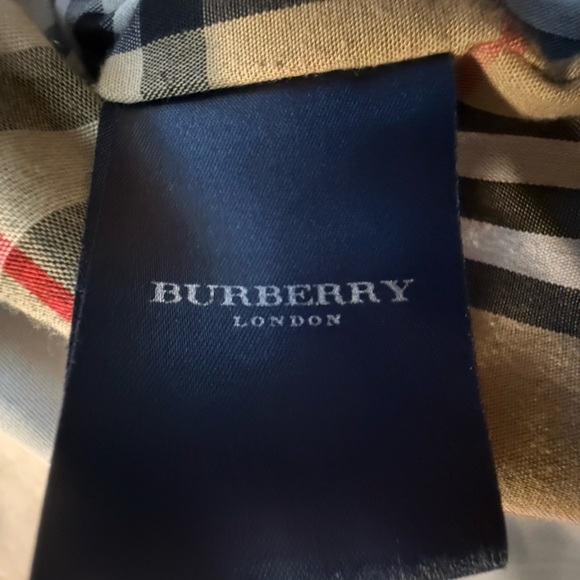 Burberry London women’s Vintage Joce trench Coat - Picture 8 of 15